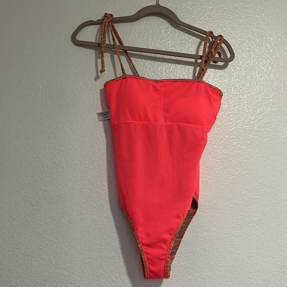 RIO BEACH colorful swimsuit size 7 (S-M) with fluorescent pink cups and lining - Picture 8 of 12